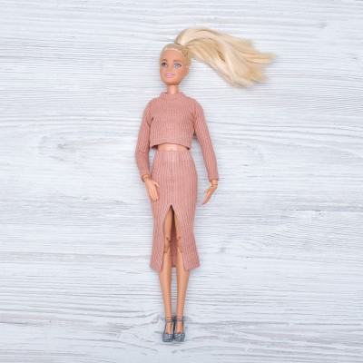salmon set for Barbie doll